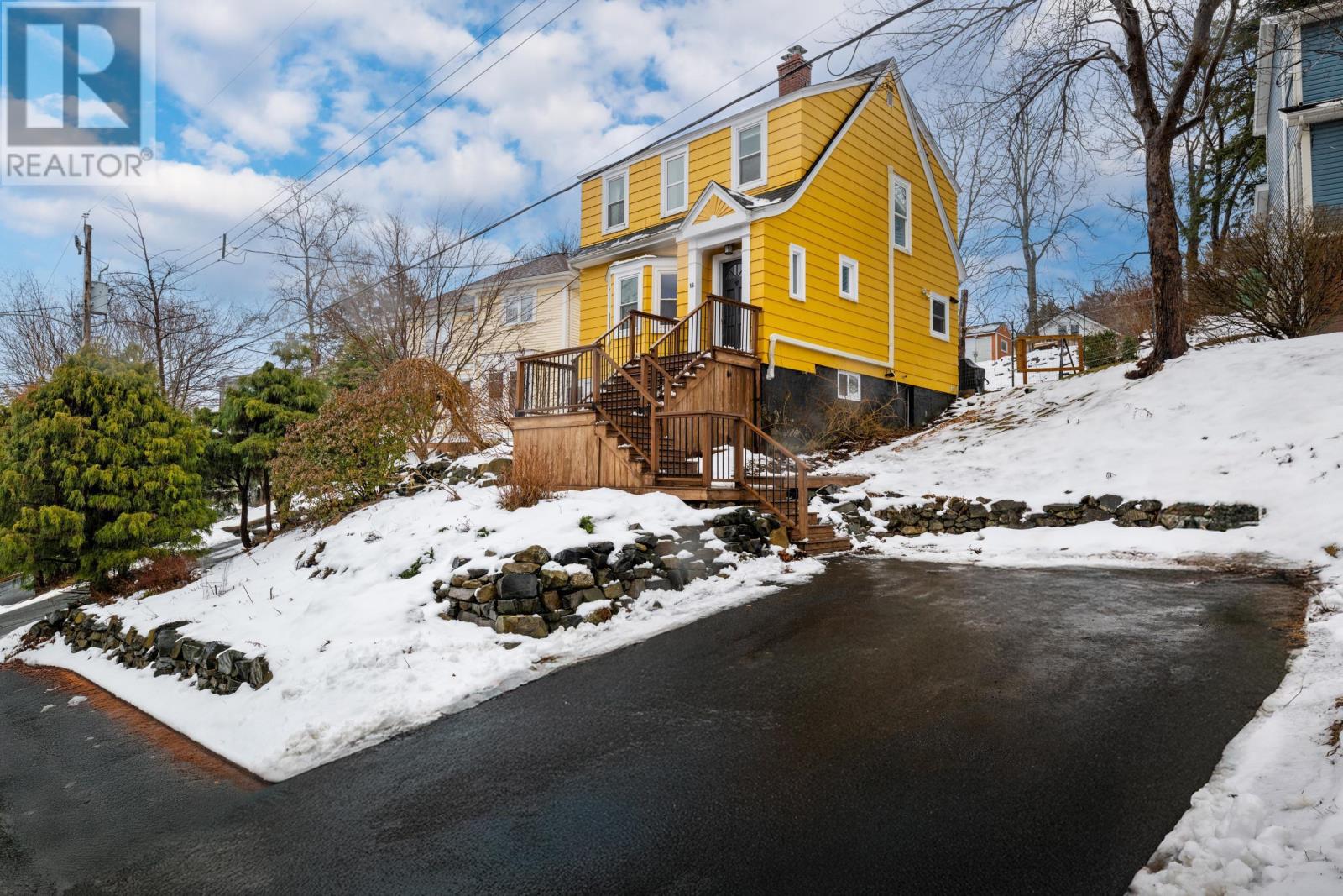 18 Dickson Avenue