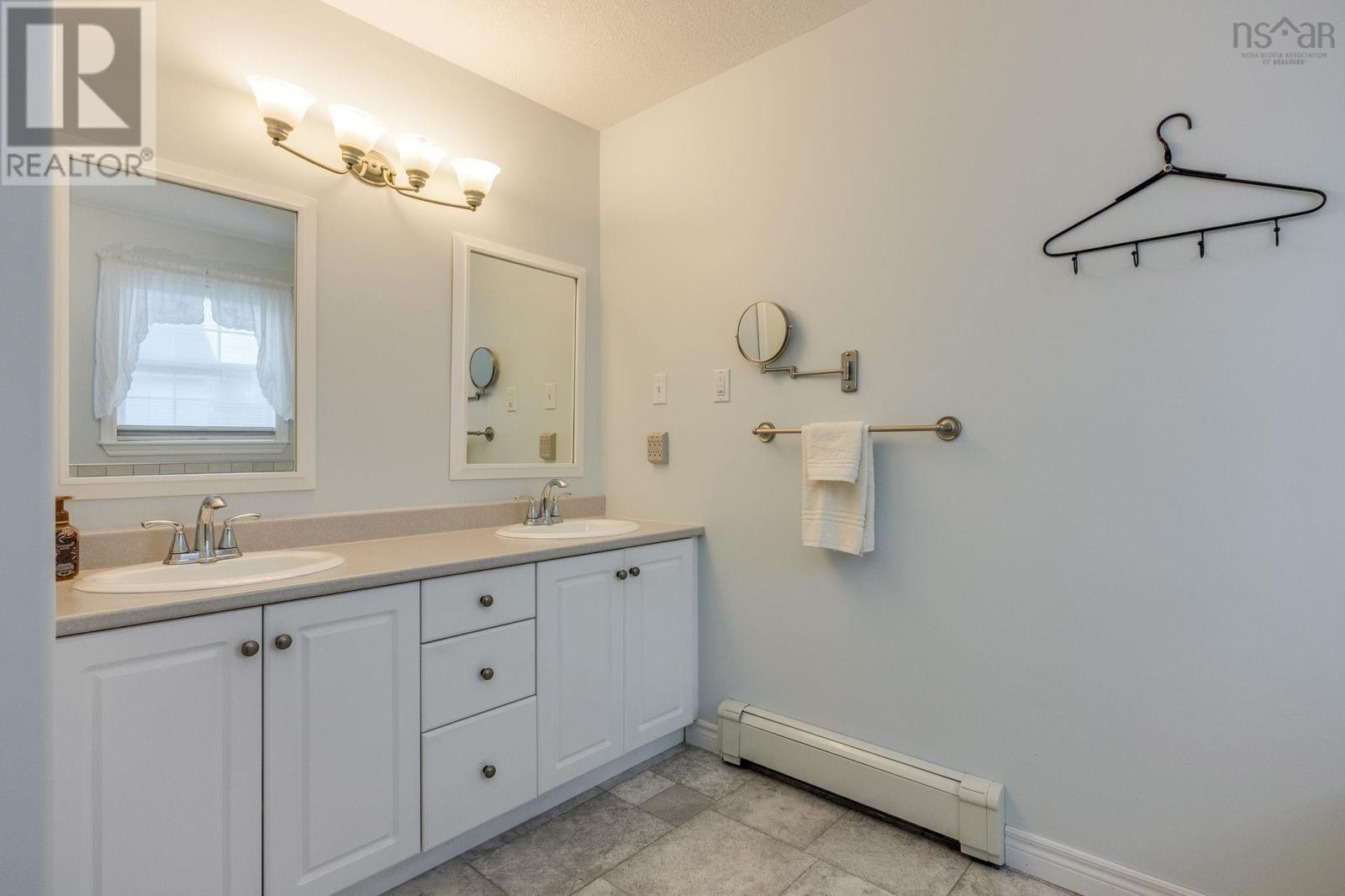 Property 32 of 49 of 73 Gravenstein Drive