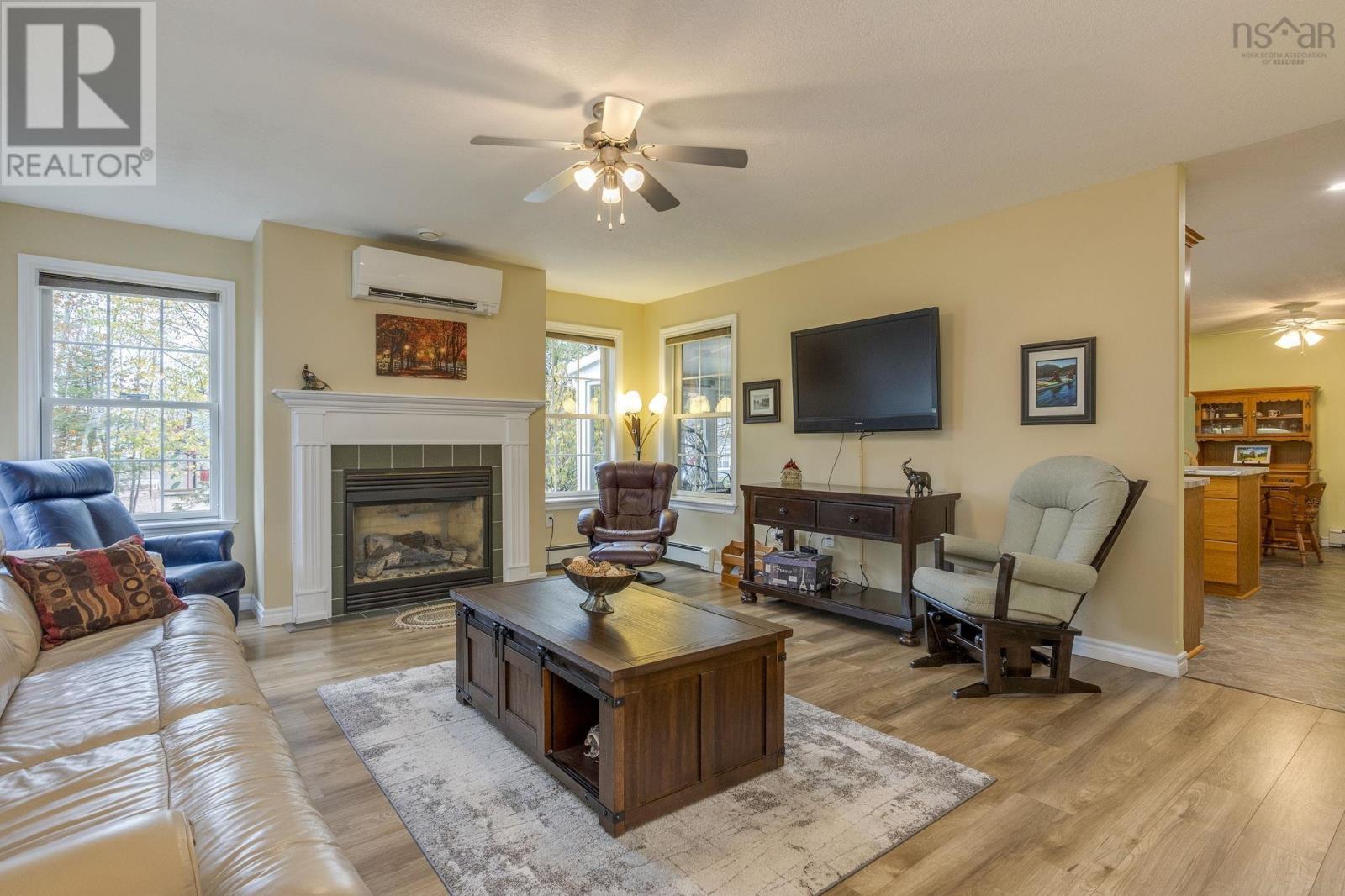 Property 22 of 49 of 73 Gravenstein Drive