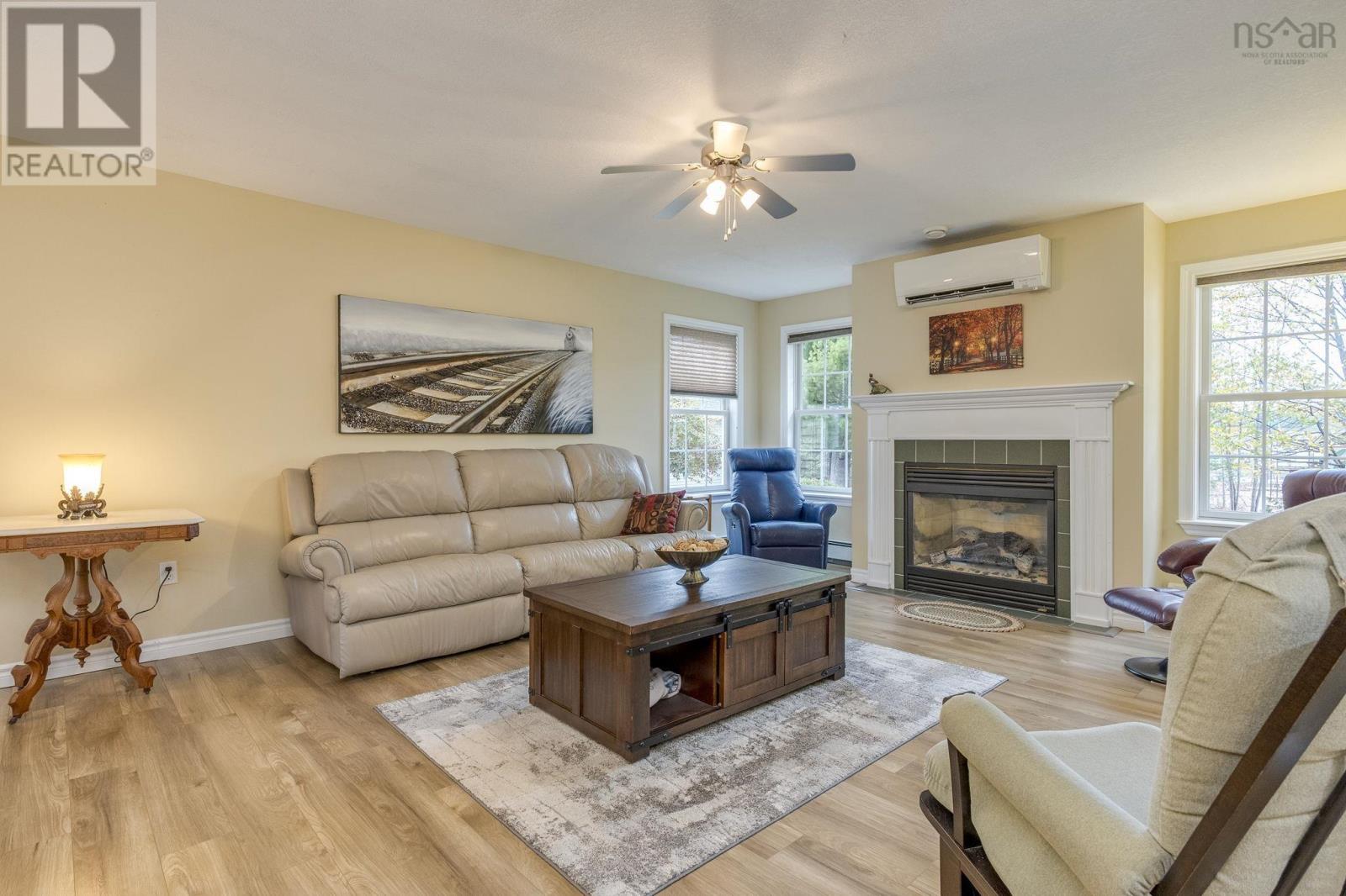 Property 21 of 49 of 73 Gravenstein Drive