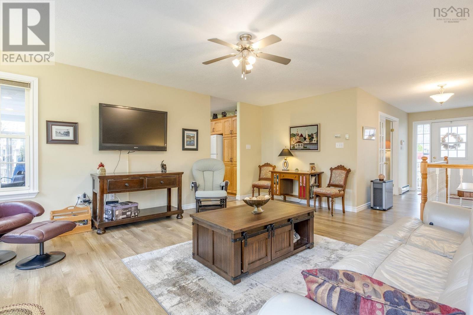 Property 23 of 49 of 73 Gravenstein Drive