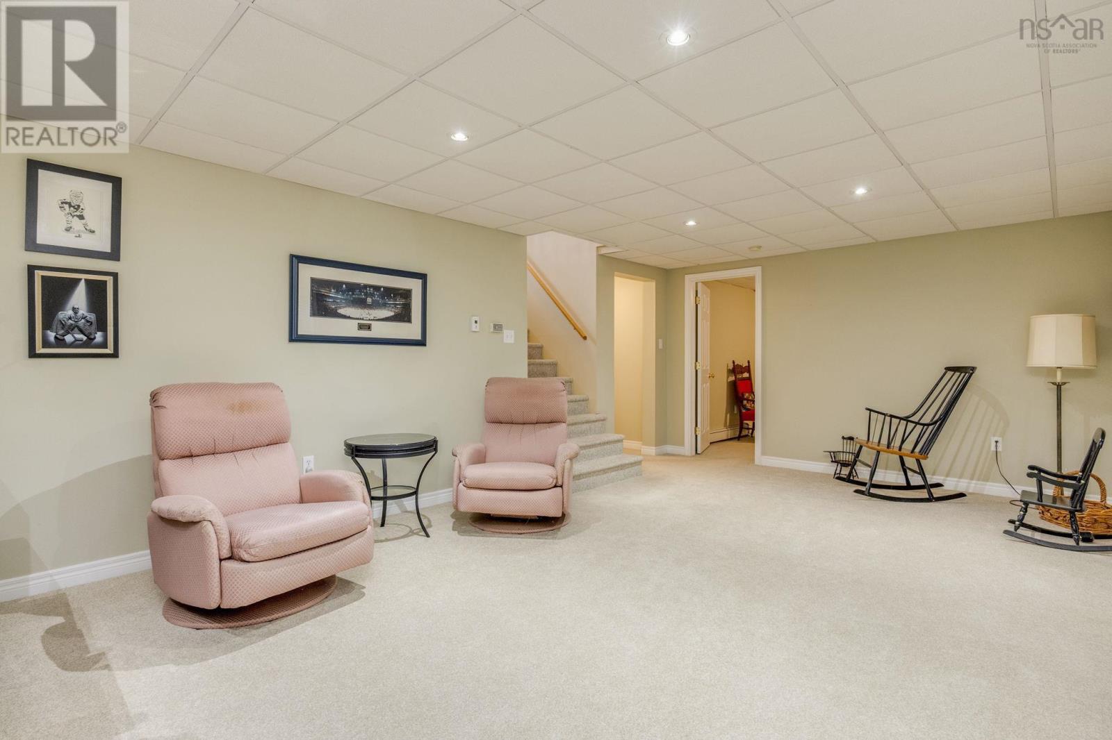 Property 36 of 49 of 73 Gravenstein Drive