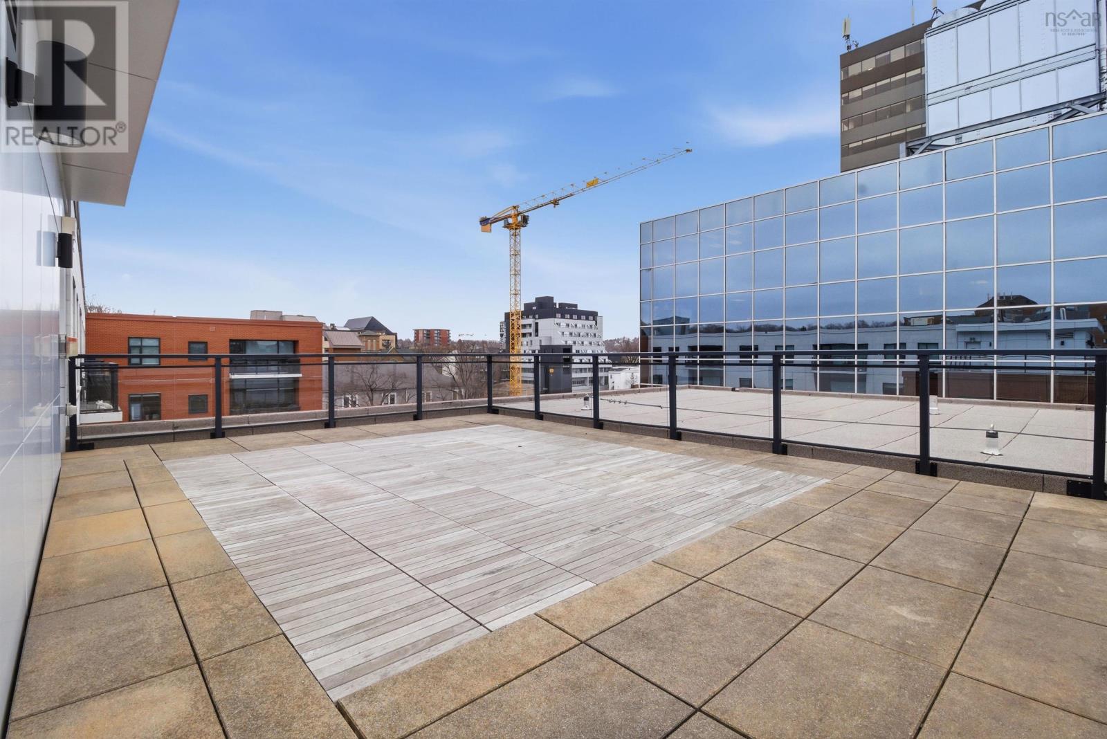 Property 30 of 40 of 305 25 Alderney Drive