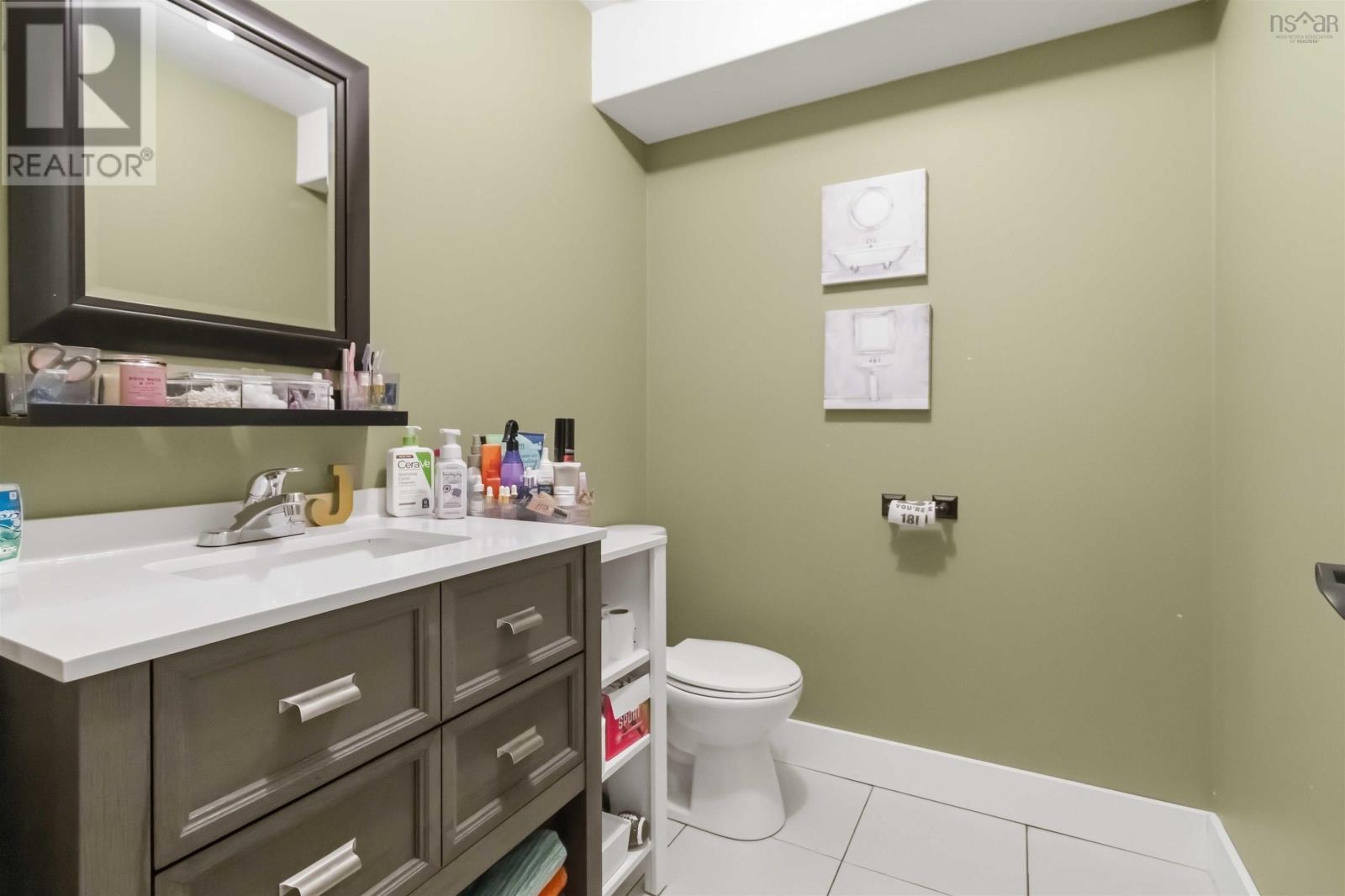 Property 31 of 34 of 928 Sackville Drive