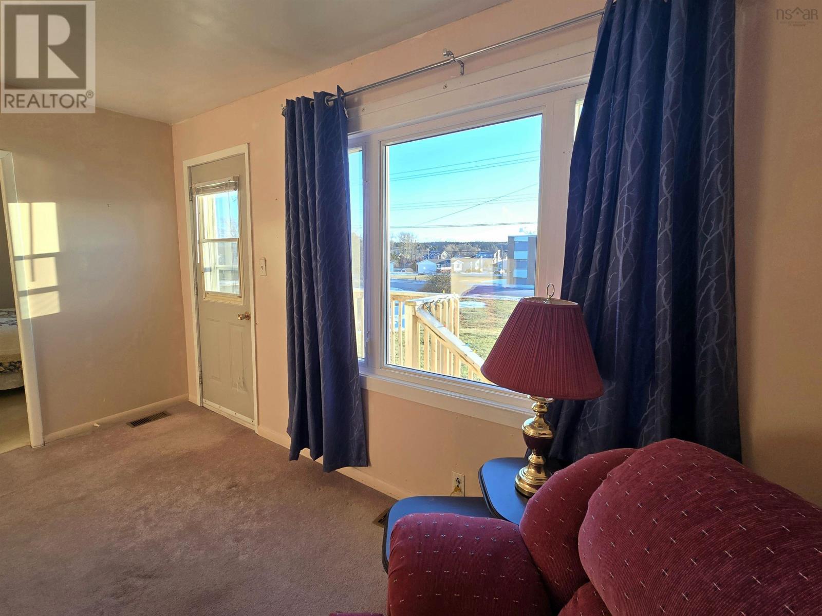 Property 12 of 19 of 648 Queen Street