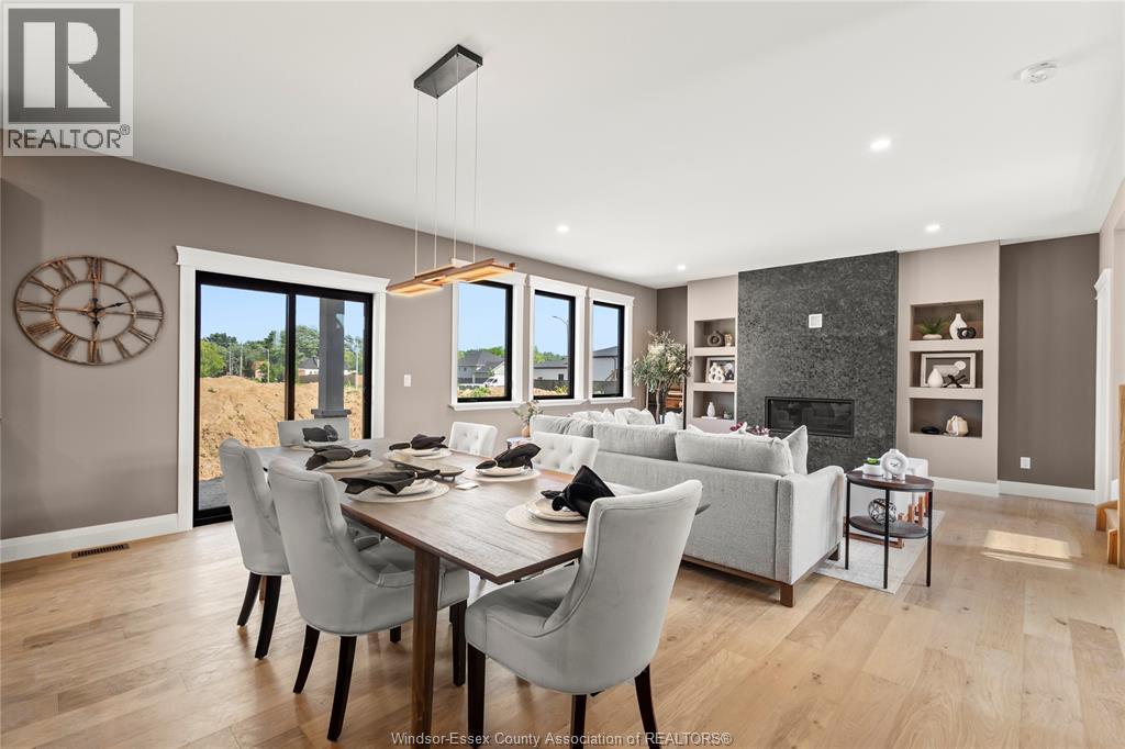 2572 MAYFAIR - 14