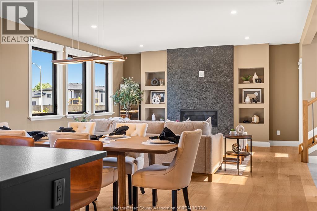 2572 MAYFAIR - 15