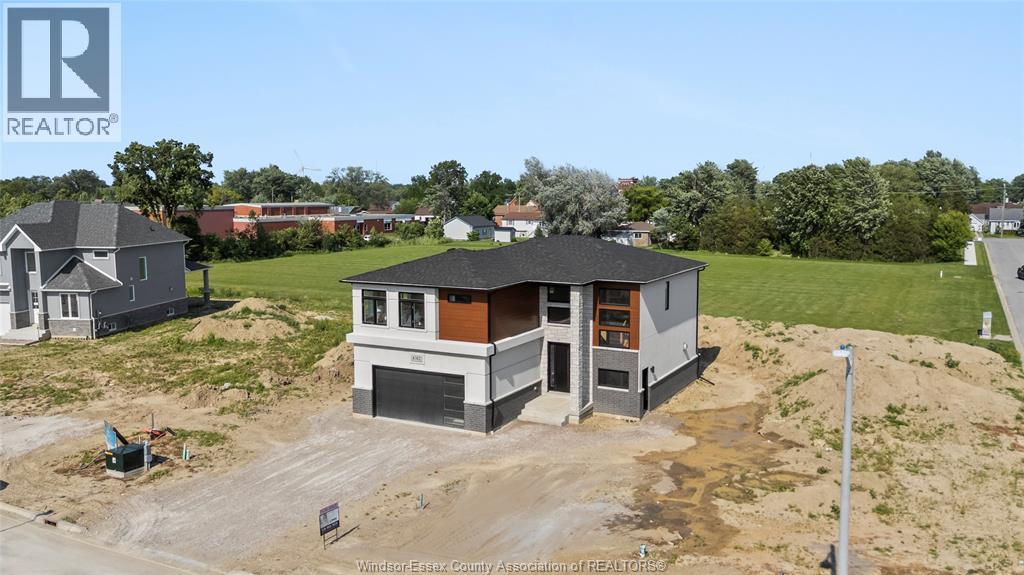 2572 MAYFAIR - 34