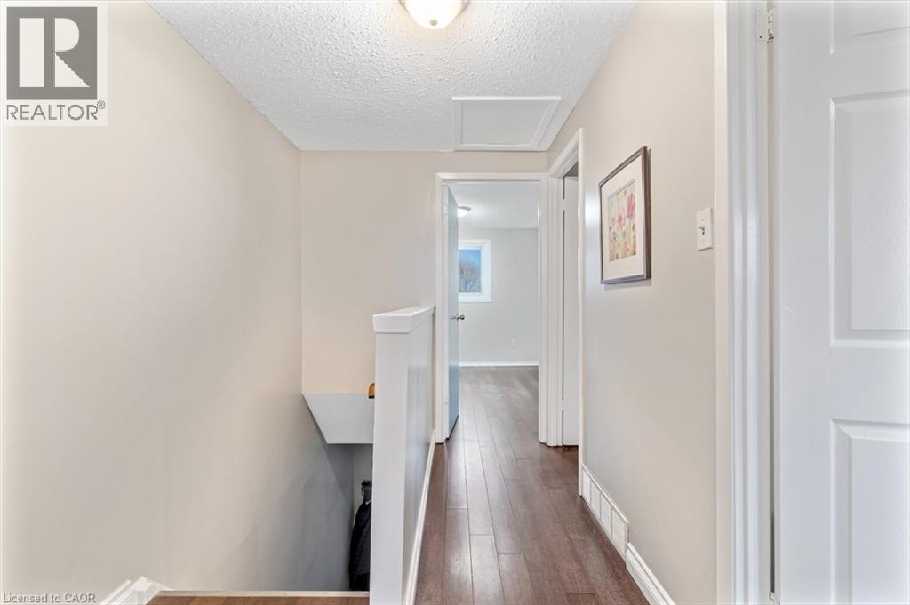 #23 25 UPPER CANADA Drive - 17