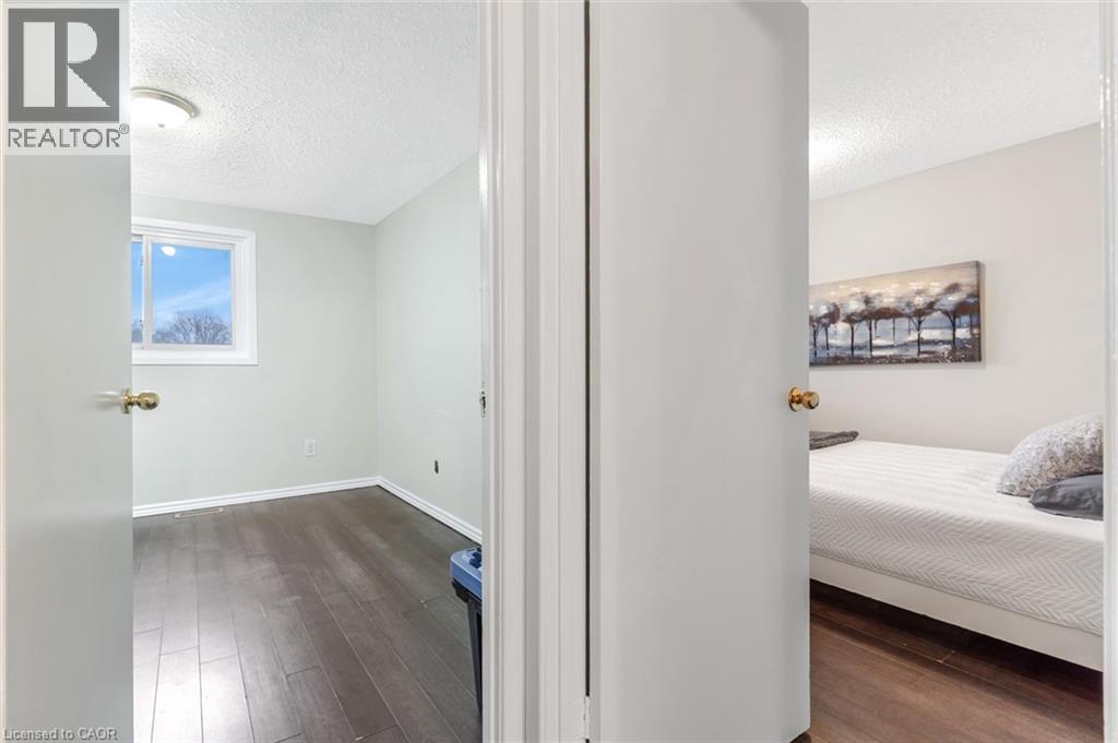 #23 25 UPPER CANADA Drive - 21