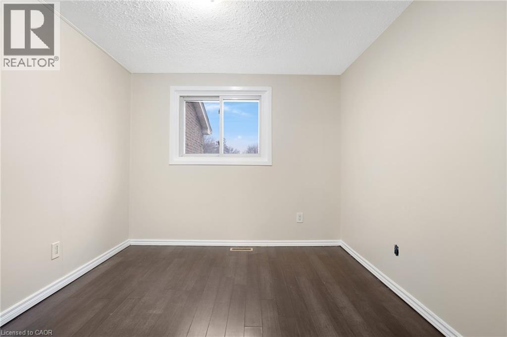 #23 25 UPPER CANADA Drive - 23