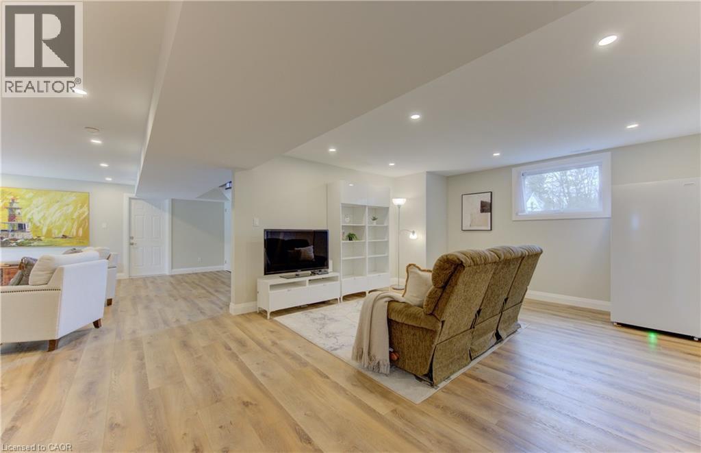 395 WARRINGTON Drive,Waterloo,,