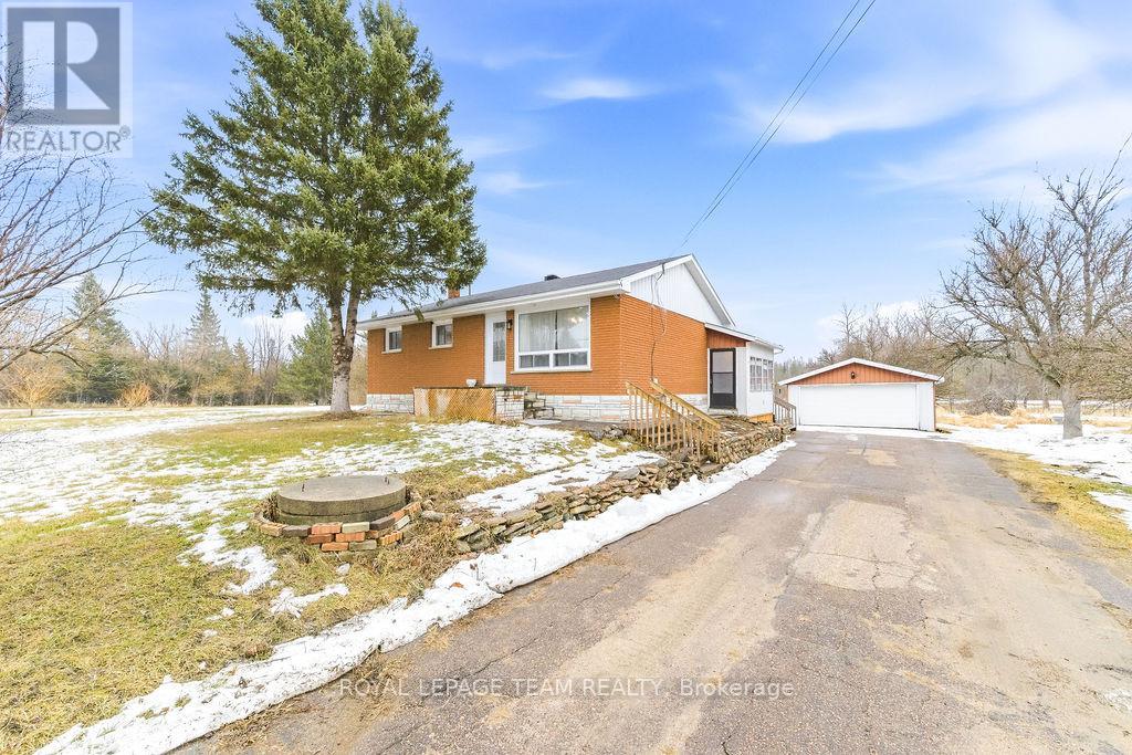 285 FOYMOUNT ROAD - 1