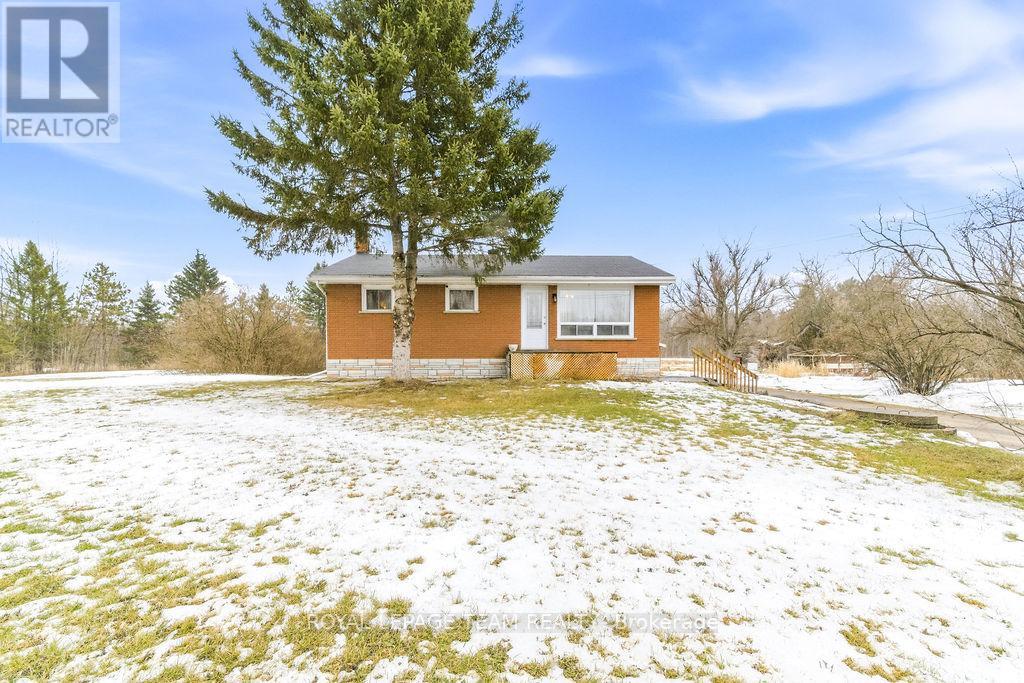 285 FOYMOUNT ROAD - 2