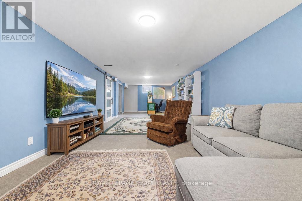 285 FOYMOUNT ROAD - 27