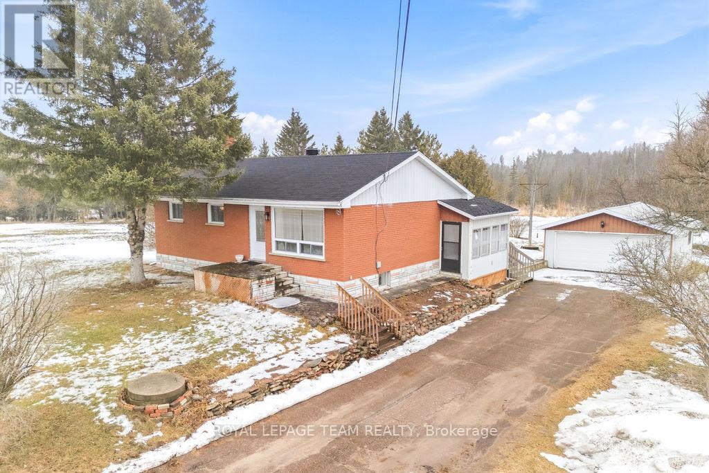 285 FOYMOUNT ROAD - 3