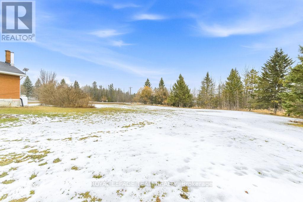 285 FOYMOUNT ROAD - 32