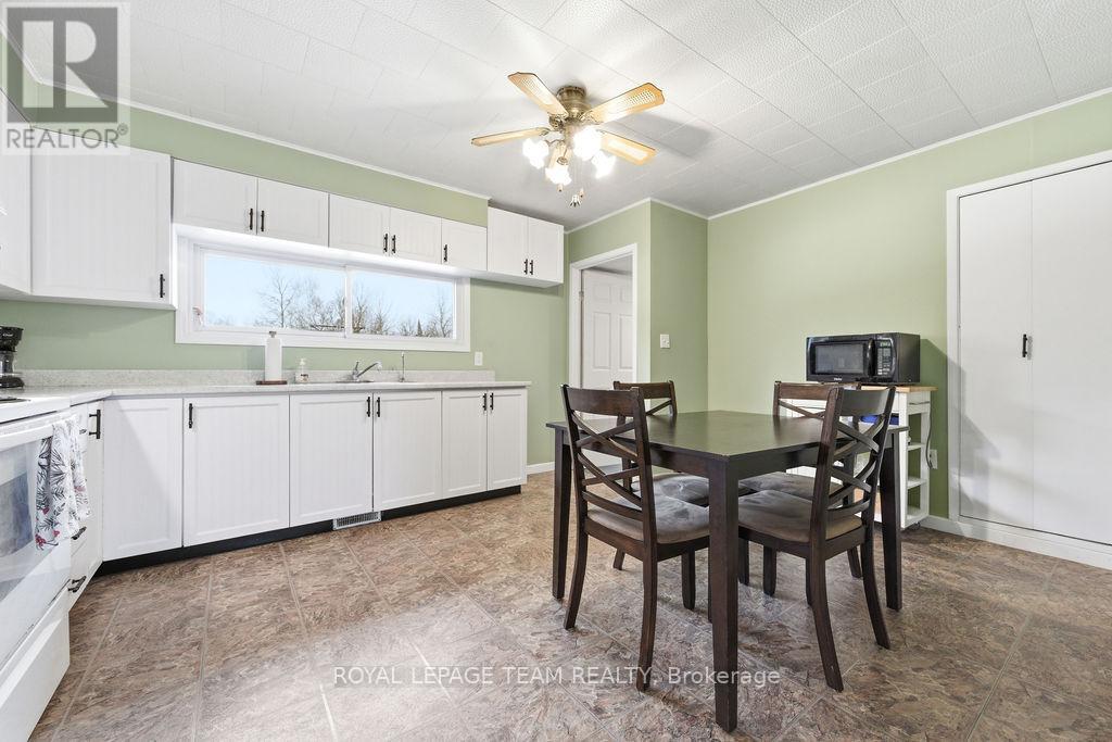 285 FOYMOUNT ROAD - 9