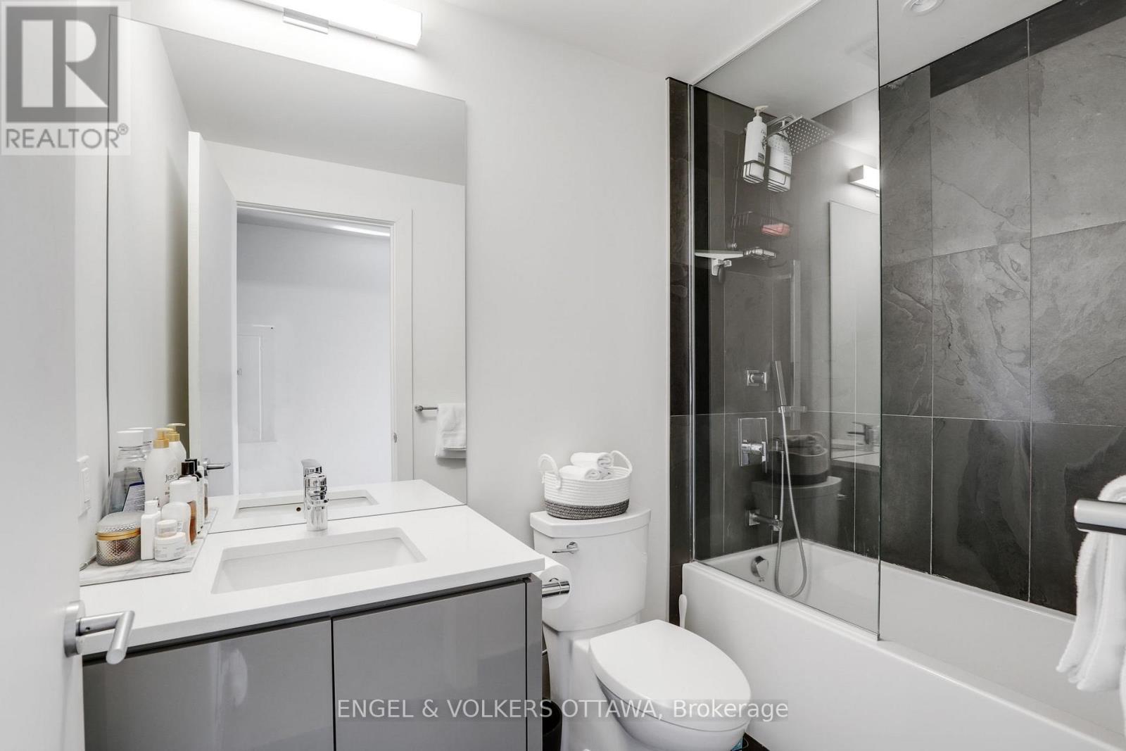 #308 135 BARRETTE STREET - 16