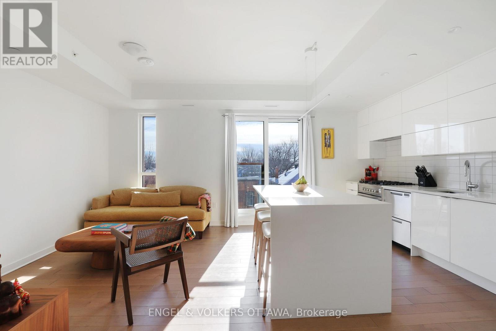 #308 135 BARRETTE STREET - 5
