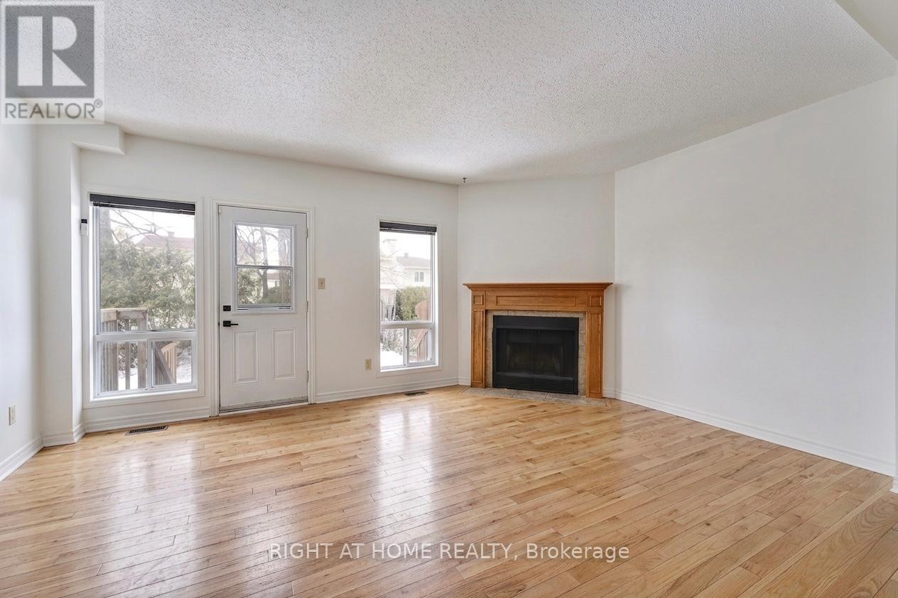 22 ALMOND LANE - 4