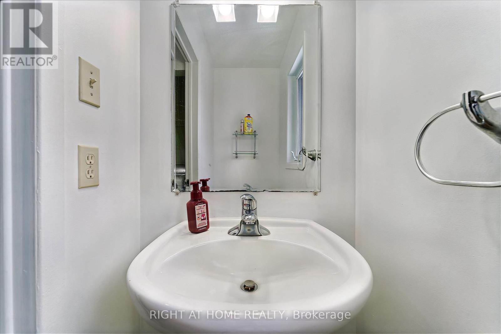 22 ALMOND LANE - 6