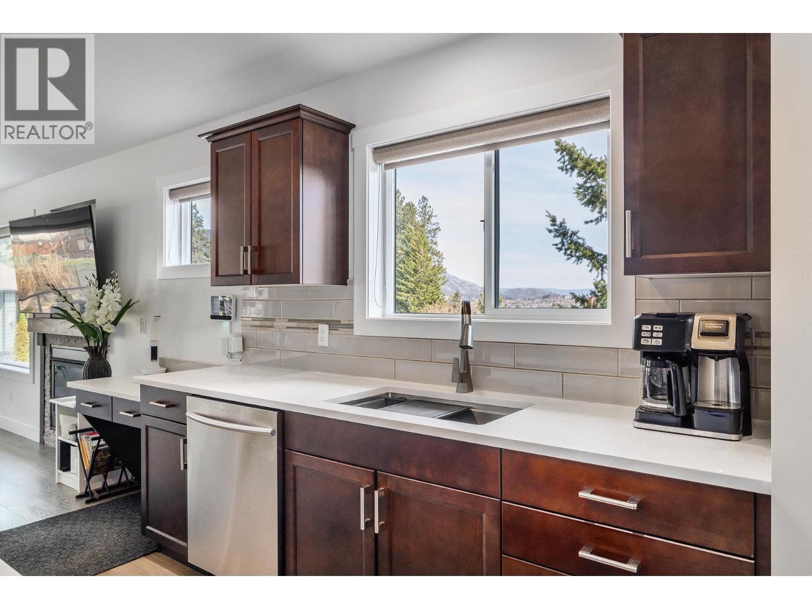 3042 Glenrosa Road, West Kelowna