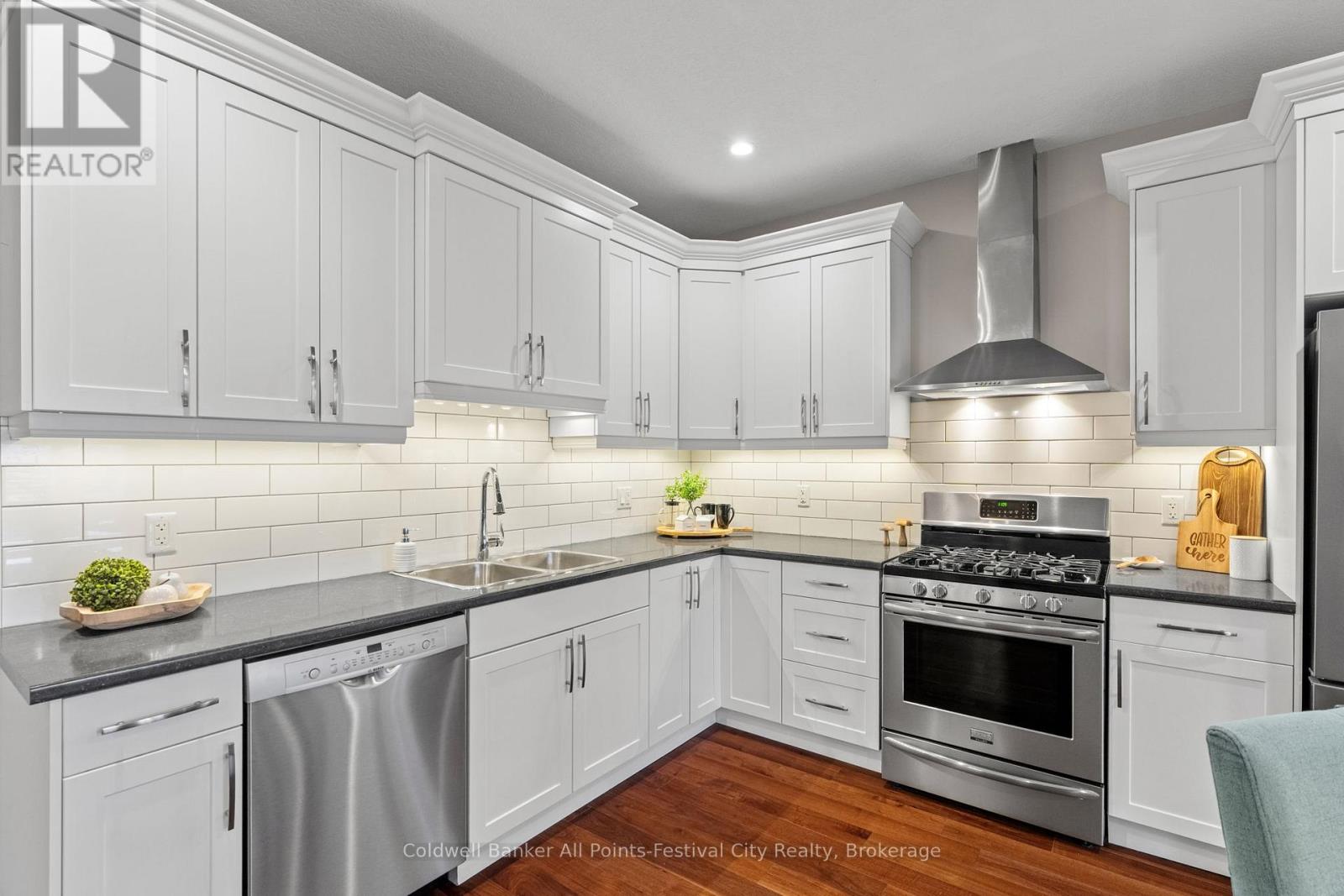 206 BENNETT STREET E - 17