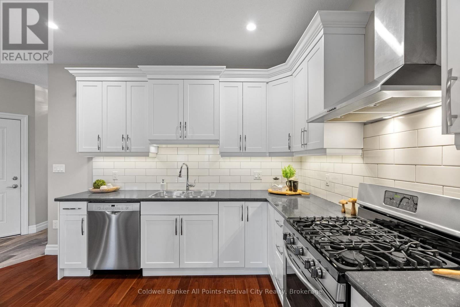 206 BENNETT STREET E - 21