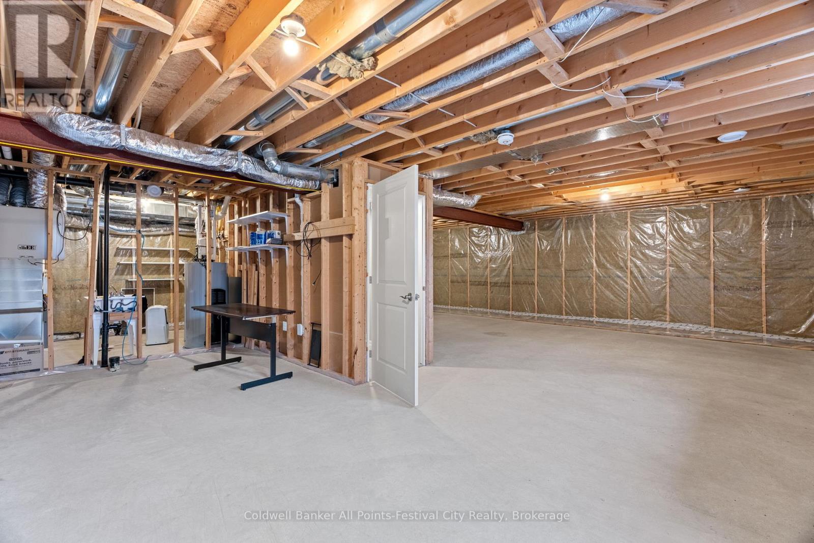 206 BENNETT STREET E - 35