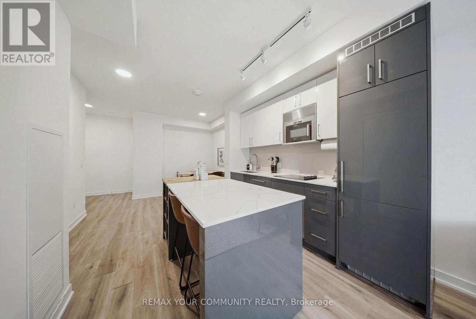#515 840 ST CLAIR AVENUE W - 12