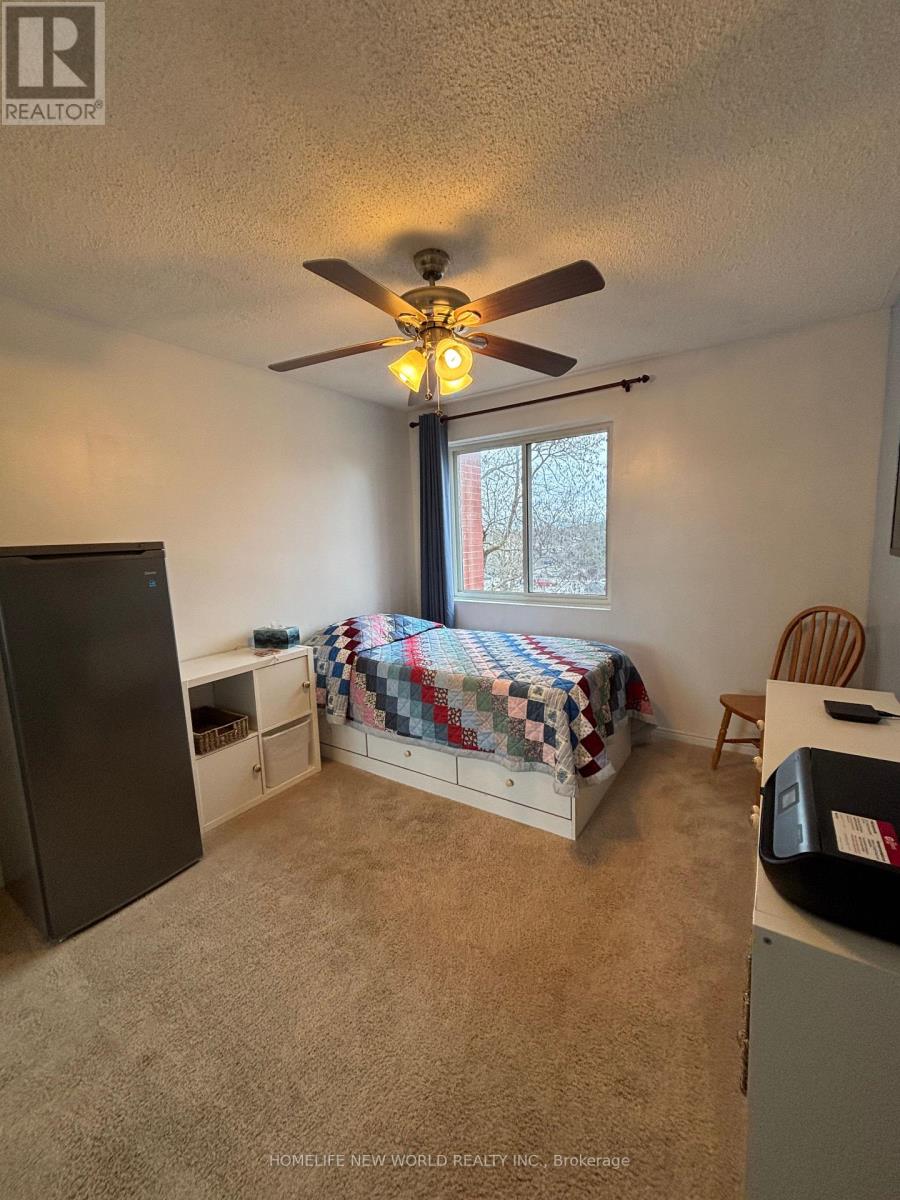 402 – 131 TAUNTON ROAD E, Oshawa (Centennial), Ontario