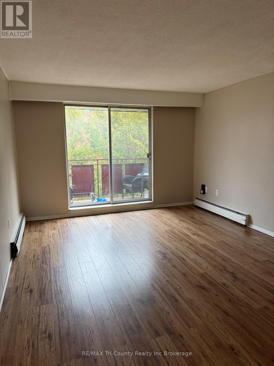 #302 191 LISGAR AVENUE - 5