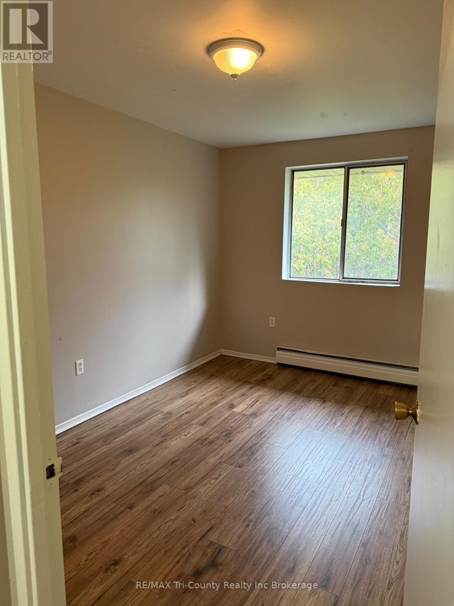 #302 191 LISGAR AVENUE - 6