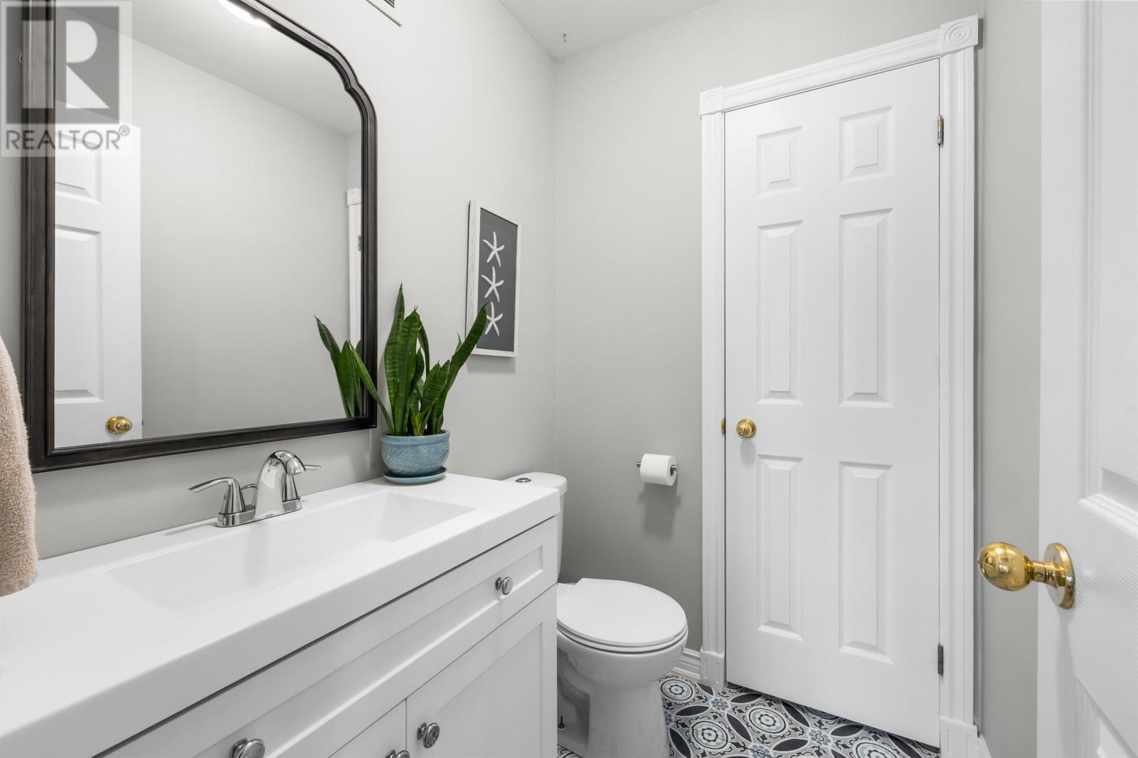 380 Hunter Avenue - 21
