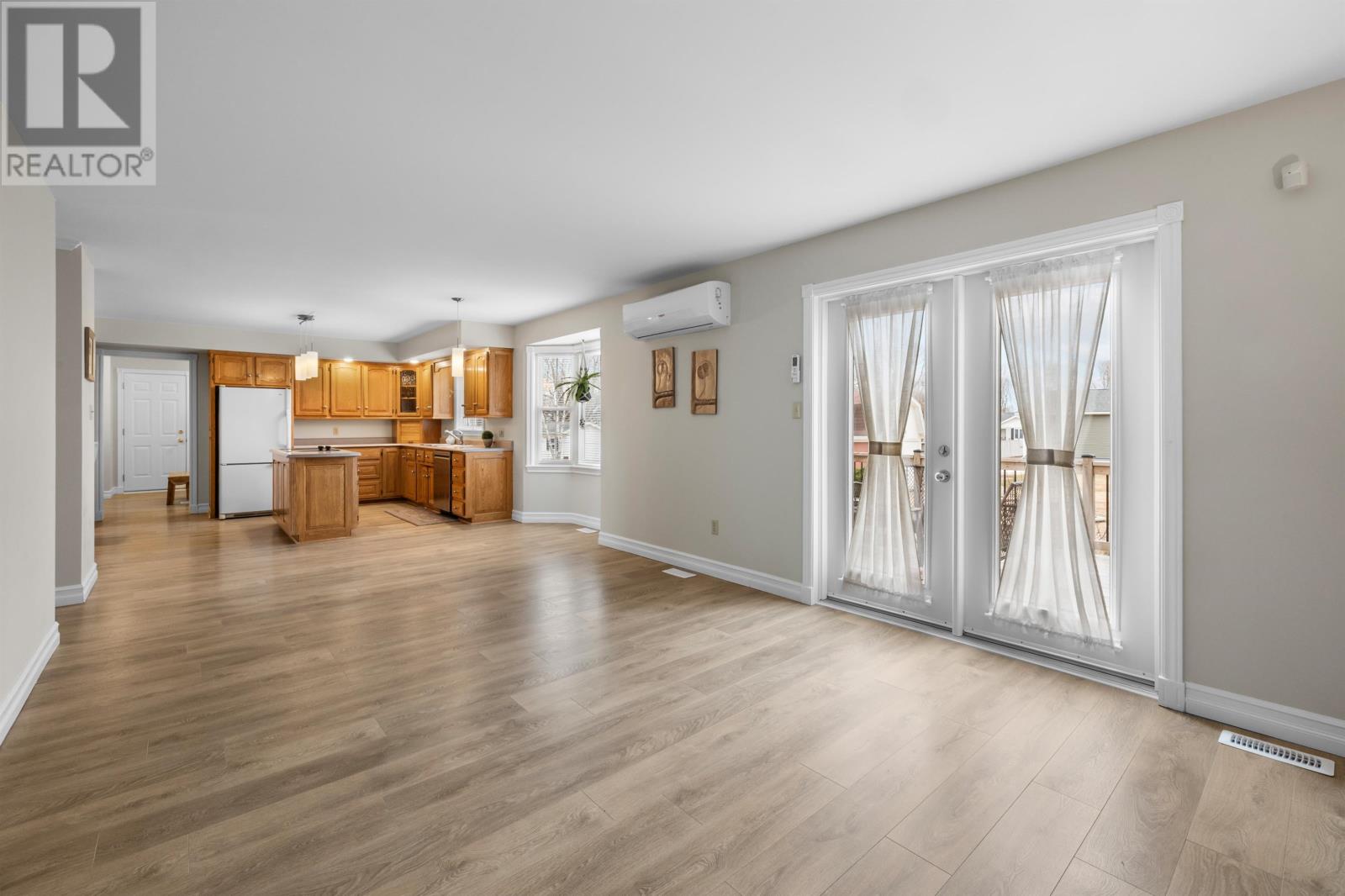 380 Hunter Avenue - 8