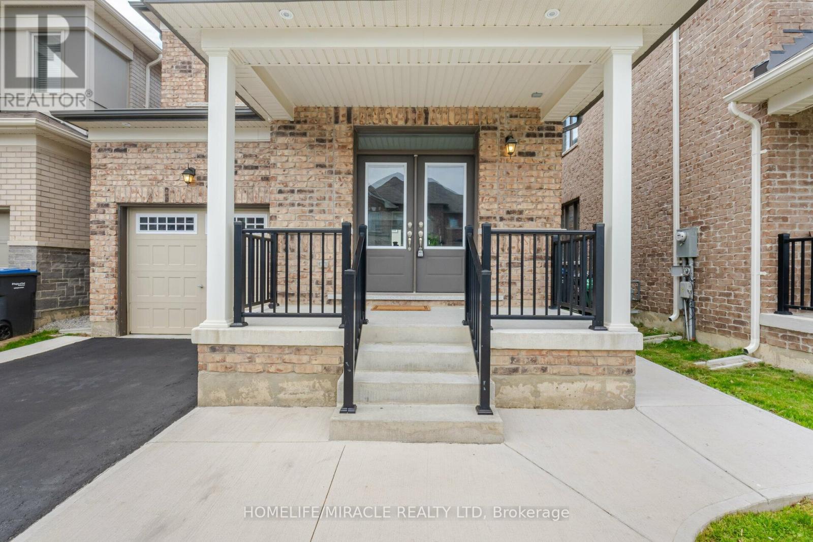 68 CIRCUS CRESCENT - 2