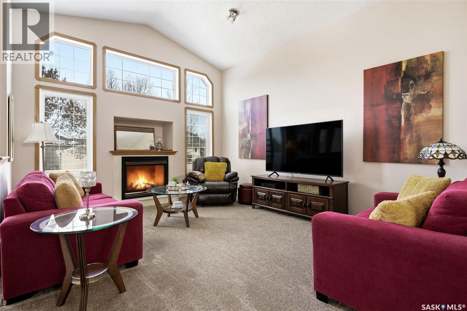 Single Family House Bi-level for Sale in  St James CRESCENT Regina 