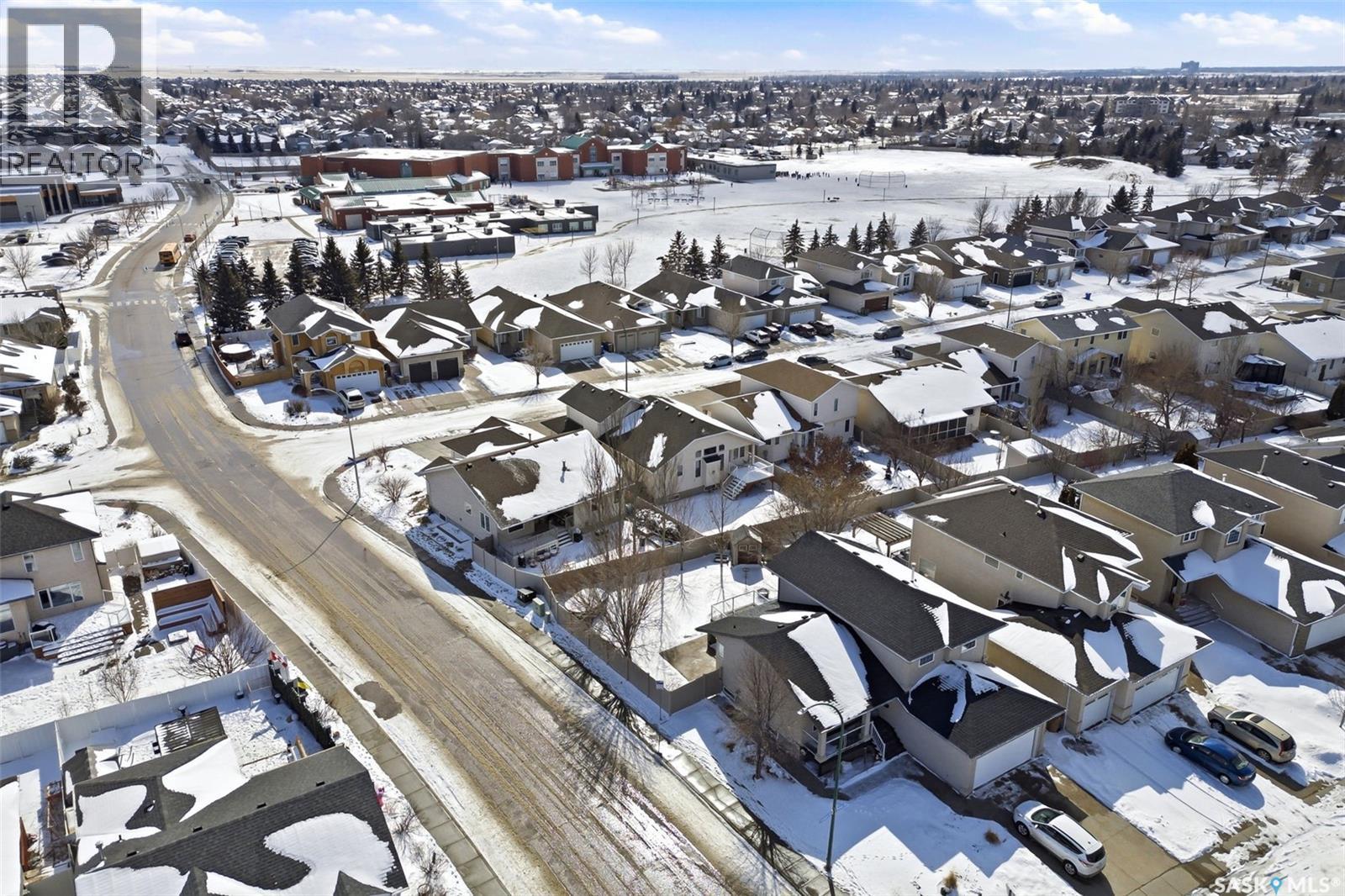 Single Family House Bi-level for Sale in  St James CRESCENT Regina 