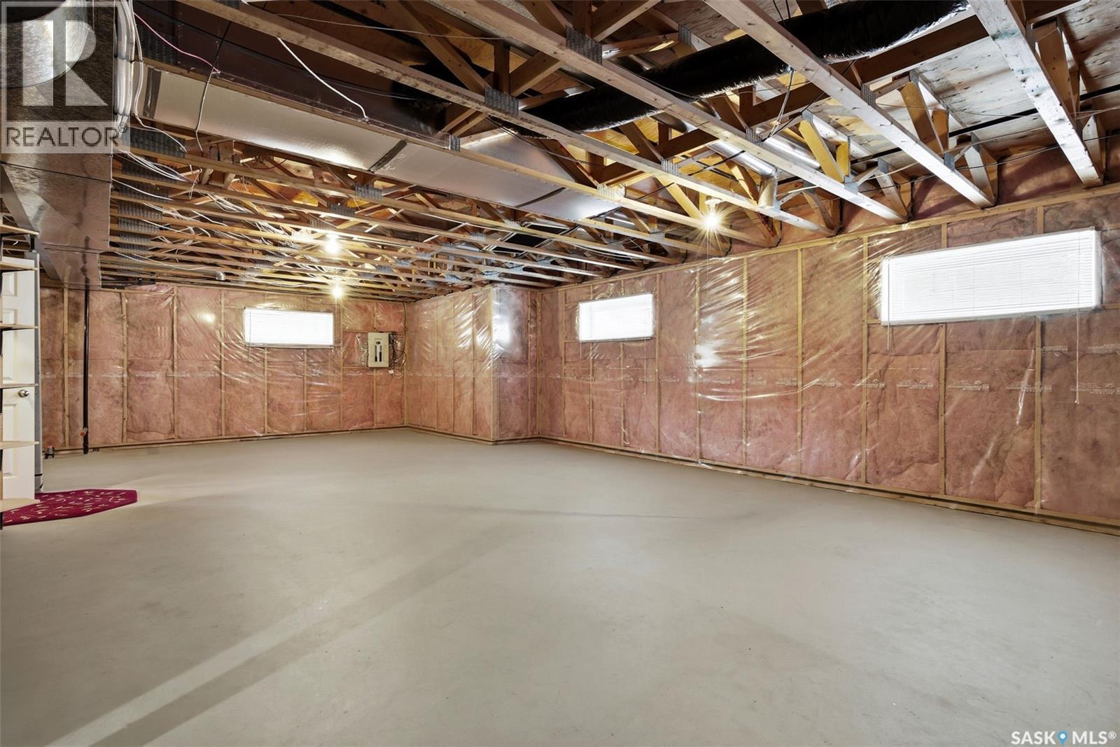 Single Family House Bi-level for Sale in  St James CRESCENT Regina 