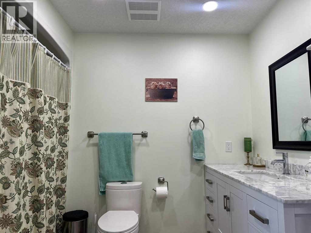 271 OMINECA STREET - 26