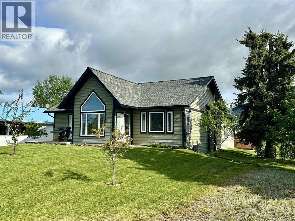 271 OMINECA STREET, Vanderhoof