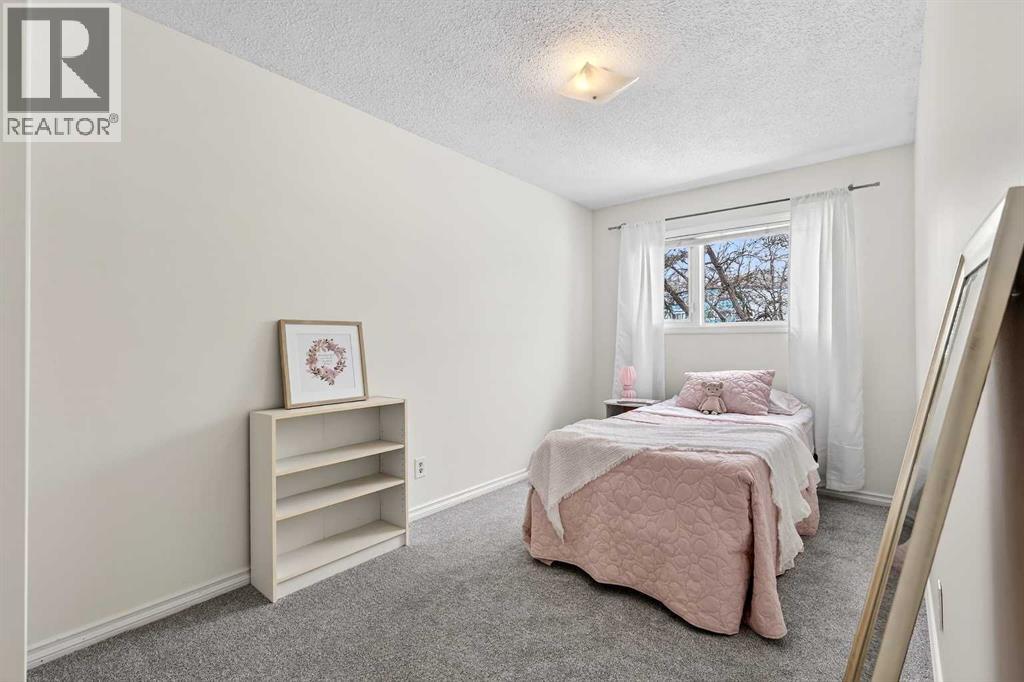 Single Family House 3 Level for Sale in  University Drive NW St Andrews Heights Calgary 