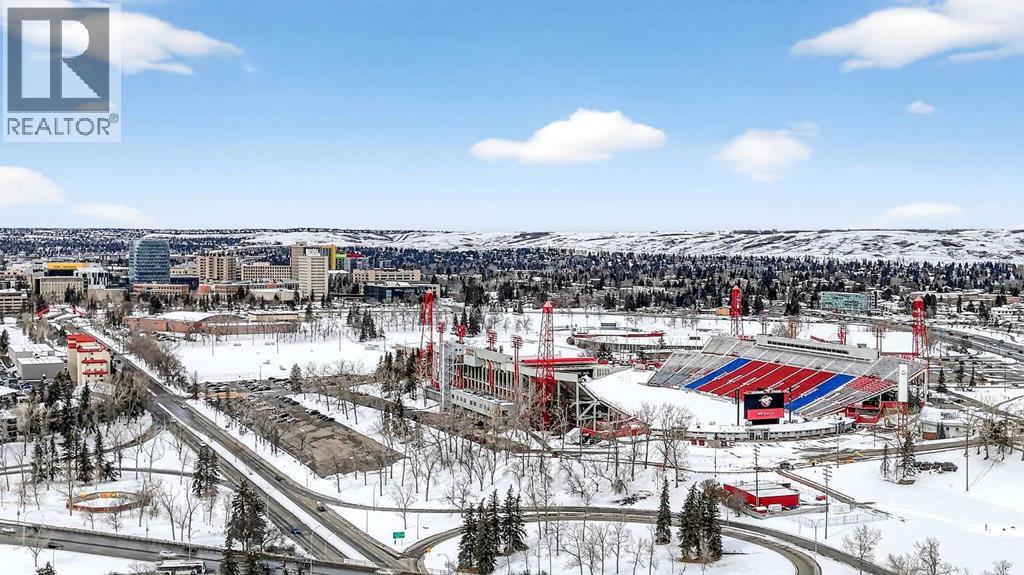 Single Family House 3 Level for Sale in  University Drive NW St Andrews Heights Calgary 