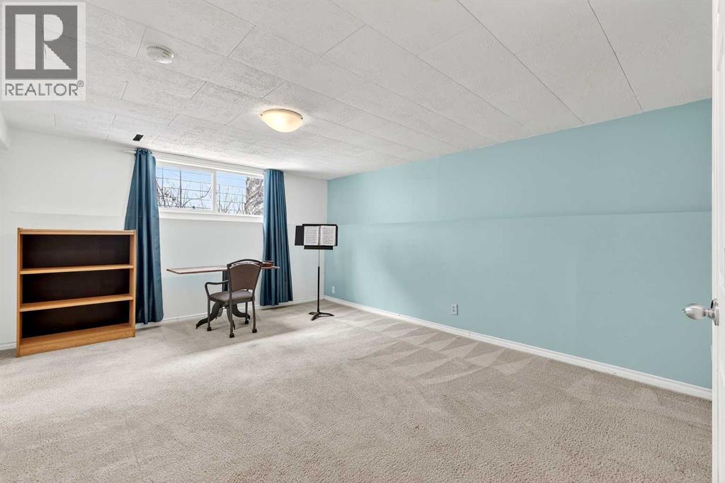 Single Family House 3 Level for Sale in  University Drive NW St Andrews Heights Calgary 