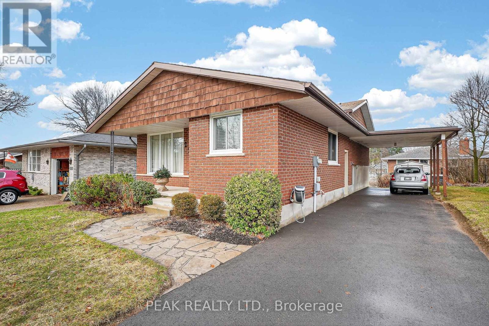 229 LAURENTIAN DRIVE