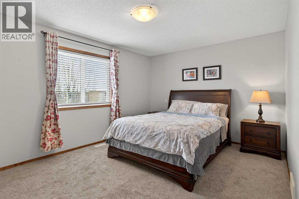 Single Family House for Sale in  Tuscany Vista Crescent NW Tuscany Calgary 