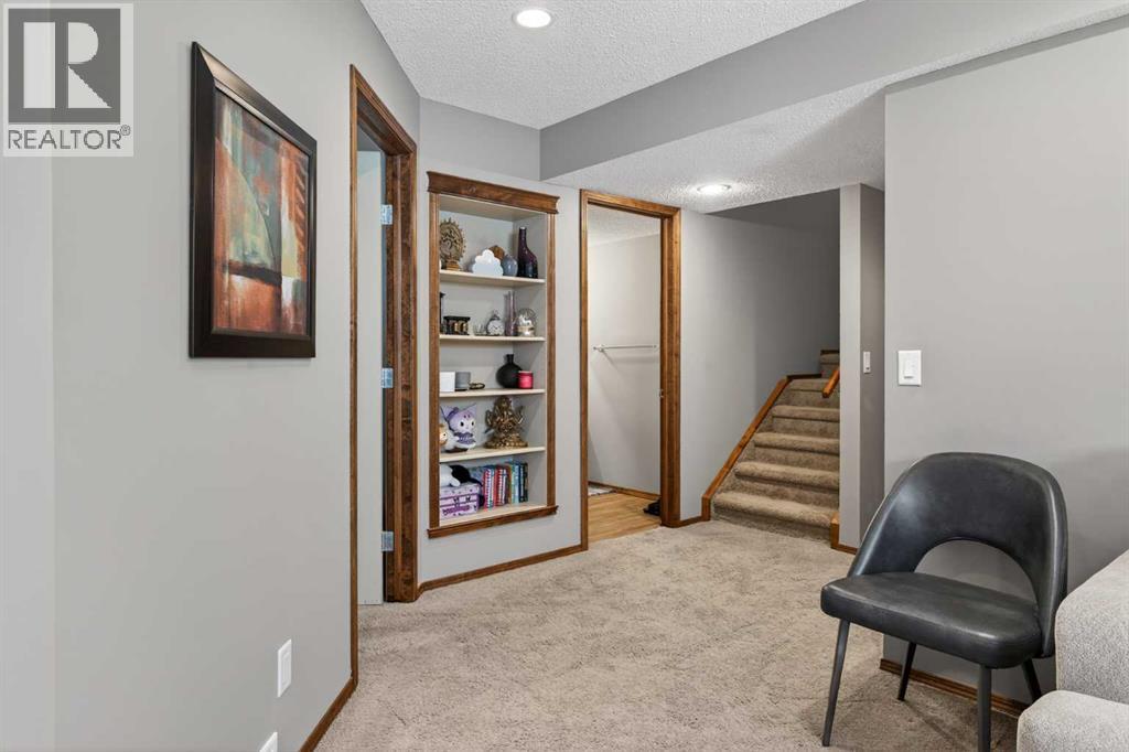 Single Family House for Sale in  Tuscany Vista Crescent NW Tuscany Calgary 