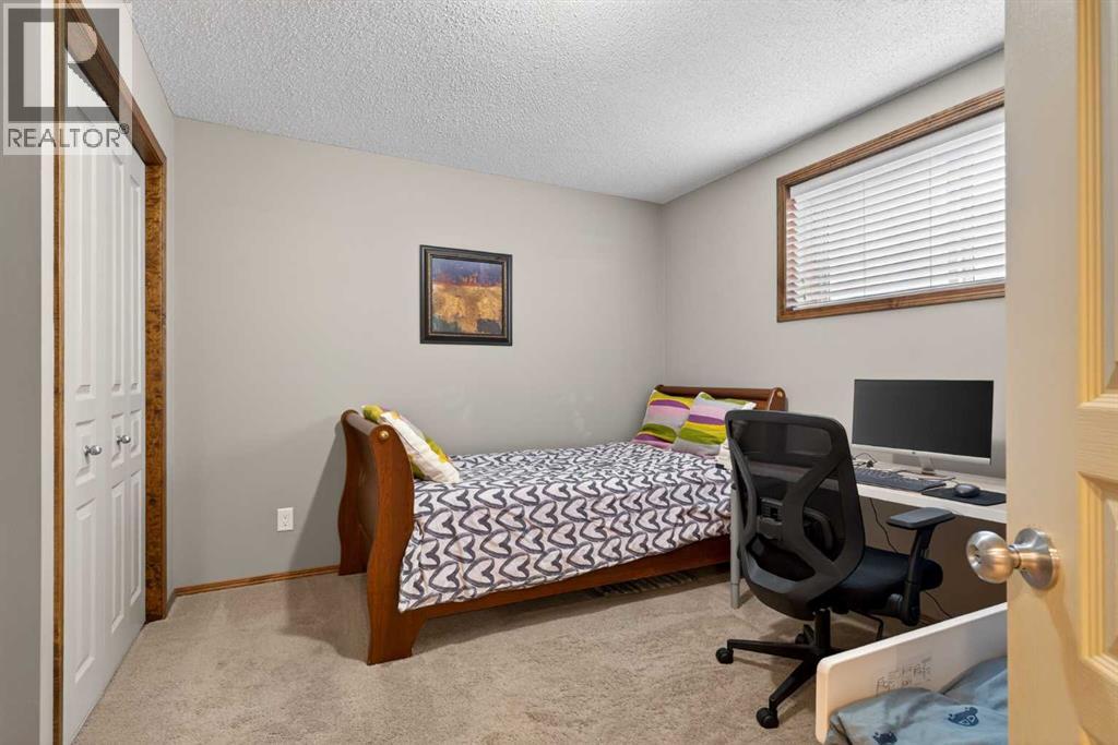 Single Family House for Sale in  Tuscany Vista Crescent NW Tuscany Calgary 