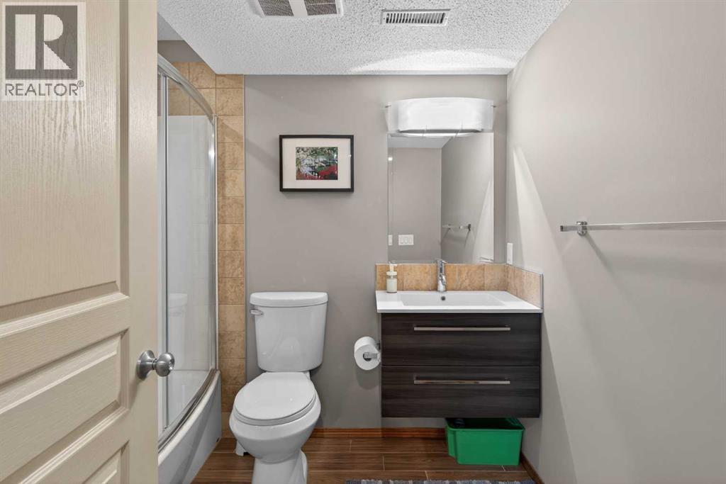 Single Family House for Sale in  Tuscany Vista Crescent NW Tuscany Calgary 